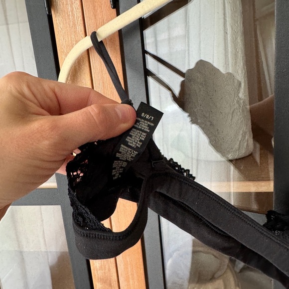 SKIMS fits everybody lace bralette bra onyx vneck triangle adjustable straps L - Picture 6 of 8